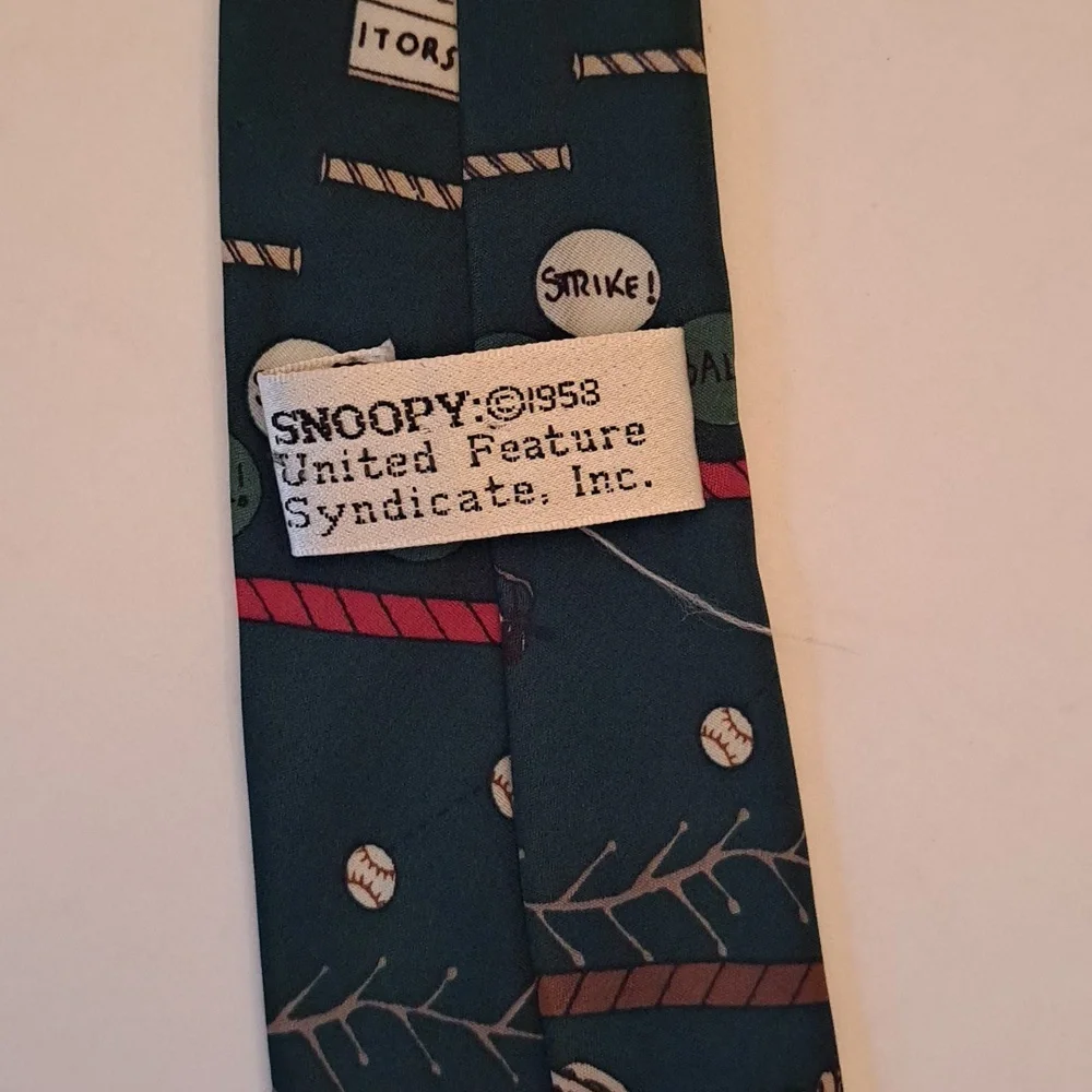 Snoopy 1958 Rare United Feature Syndicate Inc. childs baseball theme clip on tie